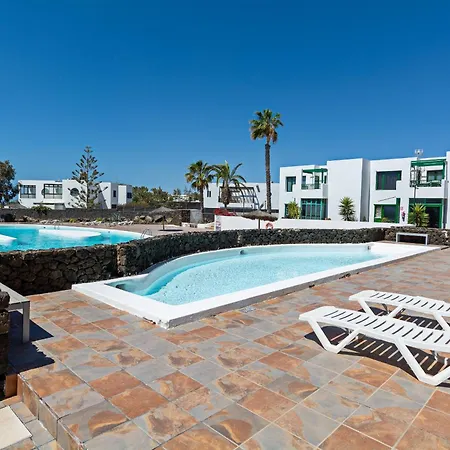 Tuscan 2br Seaviews Terrace & Pool